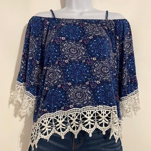 𝅺HAUTE Project Los Angeles Cold Shoulder Top! - Picture 1 of 3